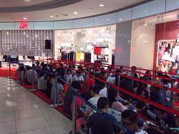 Facebook näyttää tietoja, joiden avulla ymmärrät sivun tarkoitusta paremmin. H M Malaysia On Twitter H M Fans Waiting Eagerly To Enter Our New Store At 1st Avenue Penang Are You Here Hmmalaysia Http T Co Hfylky6sqv