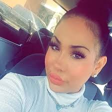 Lindsay Waggoner's Instagram, Twitter & Facebook