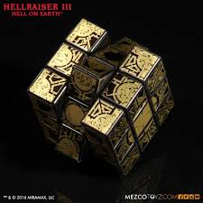 Hellraiser puzzlecubes, puzzleboxes, brass schematics, leviathan diamond box, hellspheres and much more. Mezco Toys Hellraiser 3 Iii Puzzle Box 03 Hellnotes