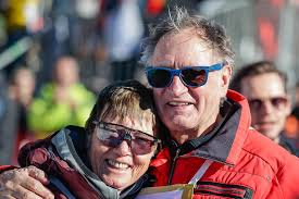 Gesangseinlage in Schladming: Im Video: Annemarie Moser singt Franz Klammer  ein Geburtstagsständchen