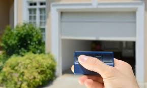 Mit dem konfigurator können sofort individuelle angebote berechnet werden. Discount Garage Doors From 39 Tampa Bay Area Groupon