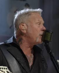 ¿James se está dejando crecer las patillas otra vez?? : r/Metallica