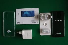 Hp oppo merupakan salah satu merk smartphone paling populer di asia, termasuk indonesia. Unboxing Dan Menjajal Oppo Reno4 Yang Dijual Rp 5 Juta Halaman All Kompas Com