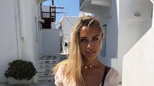 Dabei kann die moderatorin froh sein, dass diese noch rechtzeitig erkannt wurde, denn daraufhin wurde sie in das deutsche herzzentrum nach münchen eingeliefert. Two Years After The Wedding Alena Fritz Is Called Gerber Again