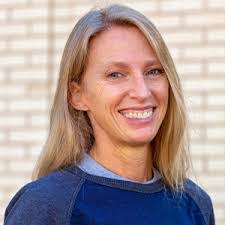 Cindy Dumont's Instagram, Twitter & Facebook