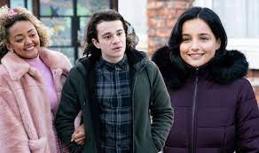 Later alina comes to see seb and apologises on behalf of her boss, explaining that she is one of the lucky ones that she looks after because she has got a but as the pair kiss, is seb unwittingly getting himself into dangerous territory? Coronation Street Spoilers Seb Franklin Emma And Alina Embark On Romance In Show First Tv Radio Showbiz Tv Express Co Uk