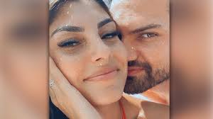 So sehr sich die beauty zwar auf ihre kleine tochter freut, so hat yeliz immer wieder nicht nur mit schw. Schwangere Ex Bachelor Kandidatin Yeliz Koc Wird Sie Zur Helikopter Mutter