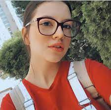Noutati despre vedete si evenimente importante din lumea mondena, noutati din viata celebritatilor din romania, dar si de peste hotare. Cleopatra Stratan Beautiful Teenager Girls With Glasses Girl Beautiful