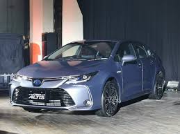Andai ingin ke sana, traveler harus siap menjalani penerbangan lebih dari 24 jam. Perbedaan All New Toyota Corolla Altis Di Indonesia Dengan Malaysia