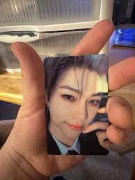 Stray kids photocard read description