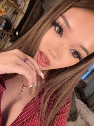 Anni Zhu's Instagram, Twitter & Facebook