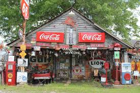 Country Kitsch In Pinson Tennessee Old Gas Stations Old General Stores Old Country Stores