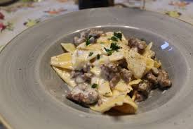 Iniziate a preparare la crema di ceci: Maltagliati Con Farina Di Ceci Crema Di Crescenza E Salsiccia Croccante Il Gusto Di Andre
