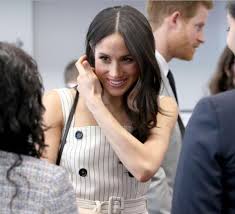 Ο λόγος της απόφασής τους πρίγκιπας χάρι και μέγκαν μαρκλ εγκαταλείπουν τα social media. Megkan Markl Epshse Mpananopswmo Gia Toys Agrotes Ths Aystralias Www Olivemagazine Gr Prince Harry And Meghan Meghan Markle Photos Prince Harry Photos