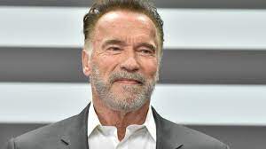 Arnold schwarzenegger macht zunächst eine karriere, die mit politik so gar nichts zu tun hat: Arnold Schwarzeneggers Sohn Joseph Banea Hat Muckis Wie Sein Papa