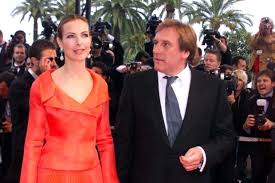 Carole bouquet et gérard depardieu le 12 mai 2001 au festival de cannes. Gerard Depardieu Et Carole Bouquet S Affichent En Couple A Cannes En 2001