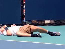 Jack draper (born 22 december 2001) is a british tennis player. Tennis Jack Draper Collapses On Court In Scary Moment At Miami Open