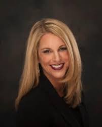 Leslie Lewallen's Instagram, Twitter & Facebook