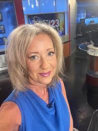 Michelle Linn's Instagram, Twitter & Facebook