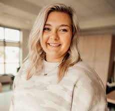 Babysitter available in Hayden area