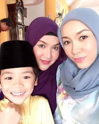 Nik adam mika is an actor, known for sangkar (2019), rumahku (my orphanage) (2019) and vivi si perigi (2018). Biodata Nik Adam Mika Pelakon Cilik Popular Azhan Co