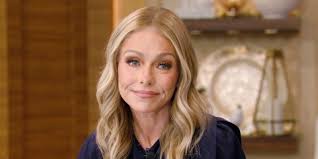 Kelly Ripa Talks About Sobriety And Weight Gain