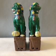 Here are dogs currently in our care who are ready for forever homes. 1970s Chinese Style Green And Yellow Porcelain Foo Dogs A Pair Image 2 Of 7 Foo Dog Chinese Style Chinese