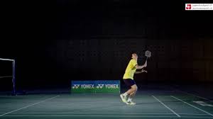 The badminton clear (known as lobbing in most asian countries) is the most important badminton shot, especially in a singles game. Badminton Clear Ruckhand Seitlich Youtube