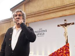Passionsspiele 2010 oberammergau spielleiter christian stÿckl bÿhne u. Oberammergau Passion 2022 Heftige Kritik An Budget Fur Inszenierung Oberammergau