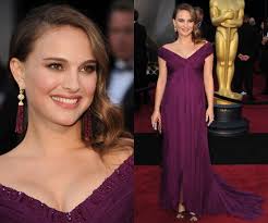 Natalie portman and her red carpet attire aren't going to let anyone forget about the lack of female directors nominated for oscars this year. Natalie Portman Oscars 2011 2011 02 27 17 19 19 Popsugar Beauty