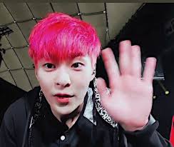 Red hair (or ginger hair) occurs naturally in one to two percent of the human population, appearing with greater frequency (two to six percent). Low Quality Minseok On Twitter Pink Hair Minseok Started A Trend Exo Xiumin Weareoneexo