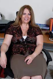 This popular dating site charges a monthly fee, which means you are more likely to find women there who are serious about meeting someone. Over40datesites Com Is The Best Over 40 Dating Site For Some Singles Or Couples Online Plus Size Fashion Fashion Women