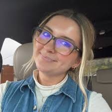 Devan Barker's Instagram, Twitter & Facebook