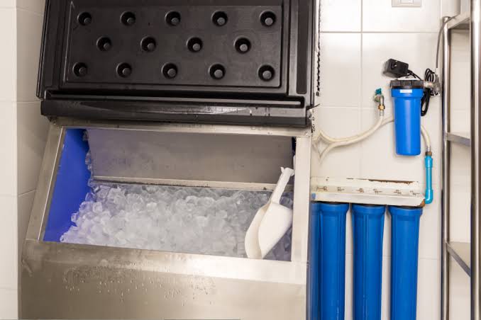 Kitchen cooling appliances