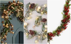 Love the look of garland on a banister but not all the work that goes into getting that spectacular look? 26 Christmas Garlands For Stairs And Fireplaces Xmas Garlands