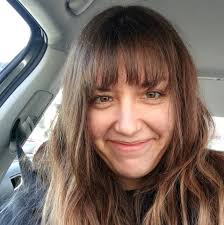 Here is a brilliant movie 🎥🍿 starring Robin Williams in. DEAD POETS  SOCIETY. With a fine supporting cast in this fine movie. I love this movie.  What are your thoughts my friends