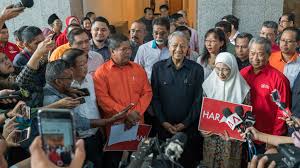 Former law minister turned dap member zaid ibrahim even speculated that if pakatan can win enough seats on the peninsular, bn component parties in sabah and sarawak will jump ship to join pakatan in ge14. M Sia S Ge14 The Warning Signs That Hinted At A Pakatan Harapan Victory Mothership Sg News From Singapore Asia And Around The World