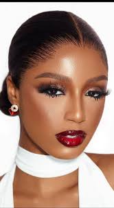 I wish I know how to contour 😅