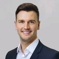 Daniel Grogg's Instagram, Twitter & Facebook