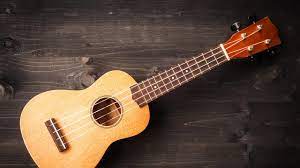 Alat musik ini terbuat dari kayu khusus yang disusun dan dimainkan dengan cara dipukul. 3 Cara Menyetel Gitar Ukulele Untuk Pemula Belajar Musik Dengan Mudah Citizen6 Liputan6 Com
