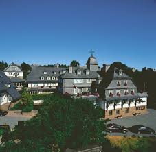 Scopul nu este unul exclusiv turistic, ci se doreste a fi si un. Eures Un Hotel Din Germania ReuÈeÈte SÄ Èi Ocupe Posturile Vacante In Regim De UrgenÈÄ Cu Ajutorul Eures NoutÄÈi Comisia EuropeanÄ