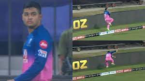 Professional cricketer, red bull athlete, avid gamer ‍. Watch Riyan Parag S Leapfrog Effort To Stop Mayank Agarwal S Sixer In Rr Vs Kxip Ipl 2020 Clash