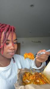 Spud Man Reviewing Food