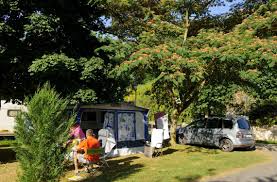 Camping La Bergerie A Argeles Gazost 65 Hautes Pyrenees Location De Mobil Homes Emplacements Spacieux Pour Tente Caravane Et Camping Car Piscine Aquaparc
