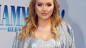 I can't believe i'm saying this today, it feels good to finally do it, said nikkie. Nikkie De Jager Wiki Height Age Boyfriend Family Biography More Wikibio