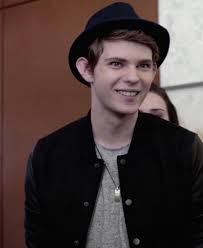 I Know This Doesn T Look Like Peter But This Is An Amazing Actor Named Robbie Kay That Played Peter Pan On Once Upon A Robbie Kay Robbie Kay Peter Pan