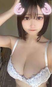 18歳]ショートボブ爆乳女子の自撮りがヤケにエロ過ぎる : メイン ティッシュ