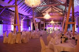 Si optas por alojarte en gut kump de hamm, estarás cerca de un campo de golf y a menos de cinco minutos. Privates Galaevent Im Gut Kump