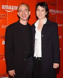 Mackenzie scott, one of the richest women in the world, teamed up with her husband dan jewett to donate $2.74 billion to organizations that focus on the arts and combating racial discrimination. How Jeff And Mackenzie Bezos Went From Geek To Chic Over The Years Daily Mail Online