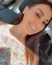 Ana Rubi's Instagram, Twitter & Facebook